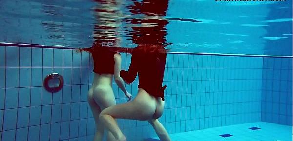  Diana and Simonna hot lesbians underwater